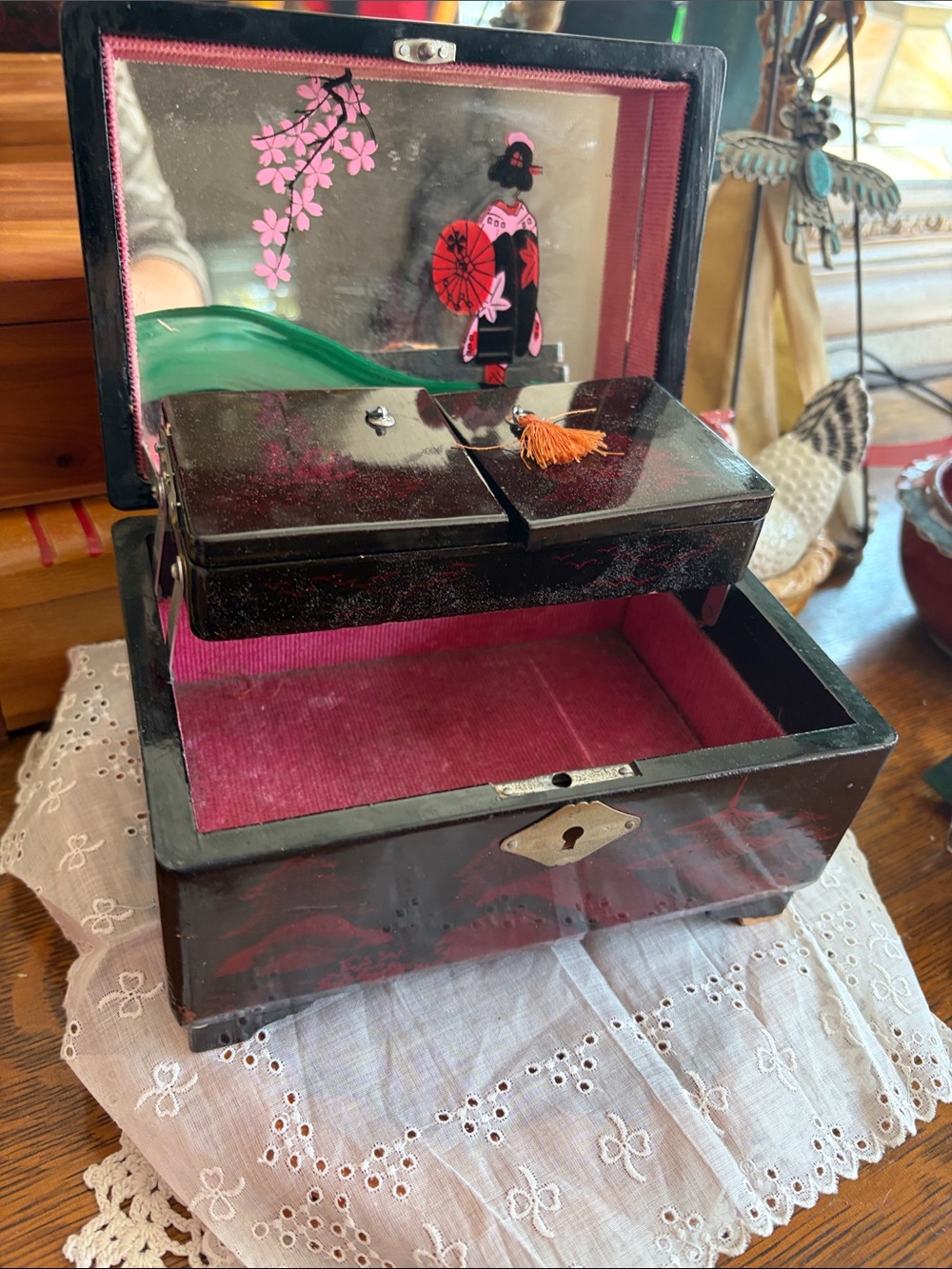 Lacquer Jewelry Box with Red Scenic Pagoda Detail - Black/Red - Picture 3 of 6